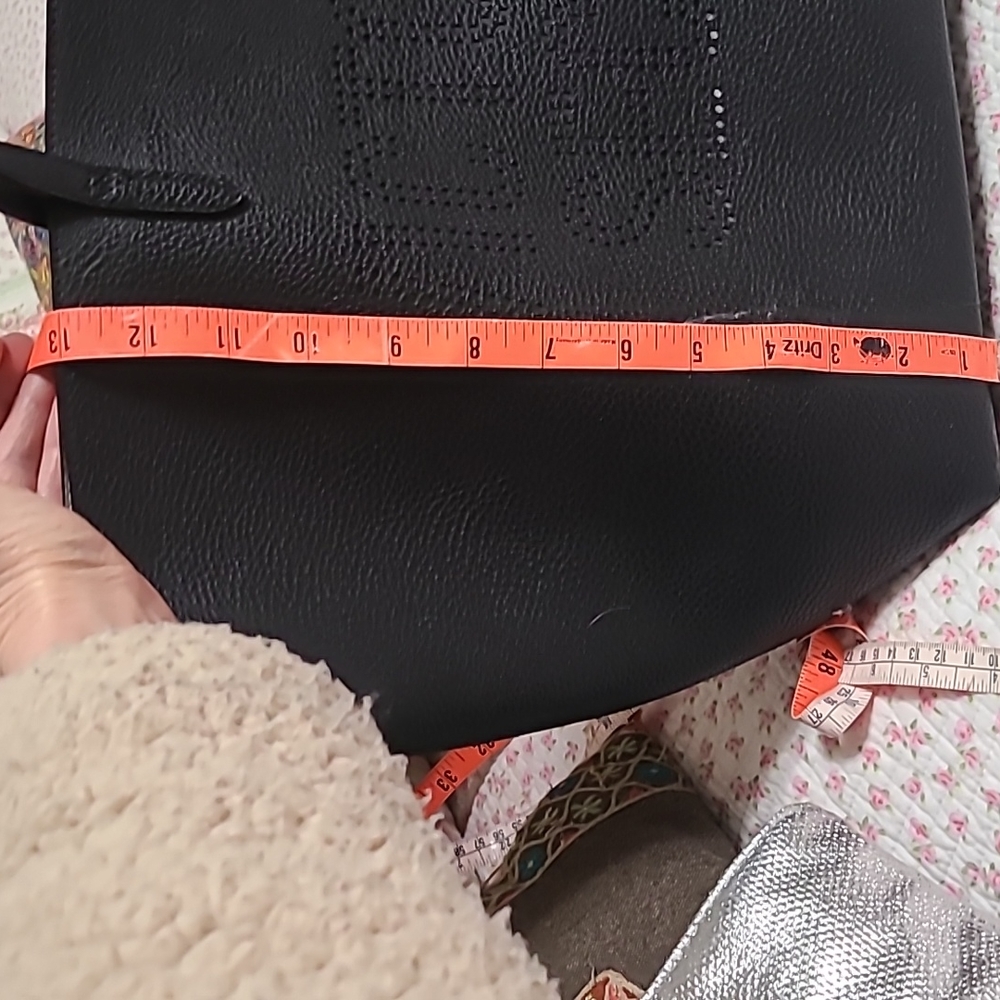 New Victoria Secret super cute oversized bag π - Picture 9 of 9
